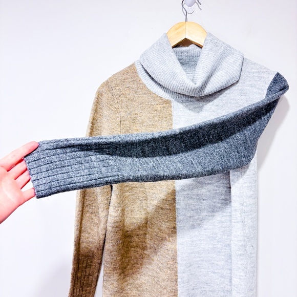 REITMANS – Grey & brown colorblock turtleneck knit sweater | Cozy | Medium * - Picture 8 of 9